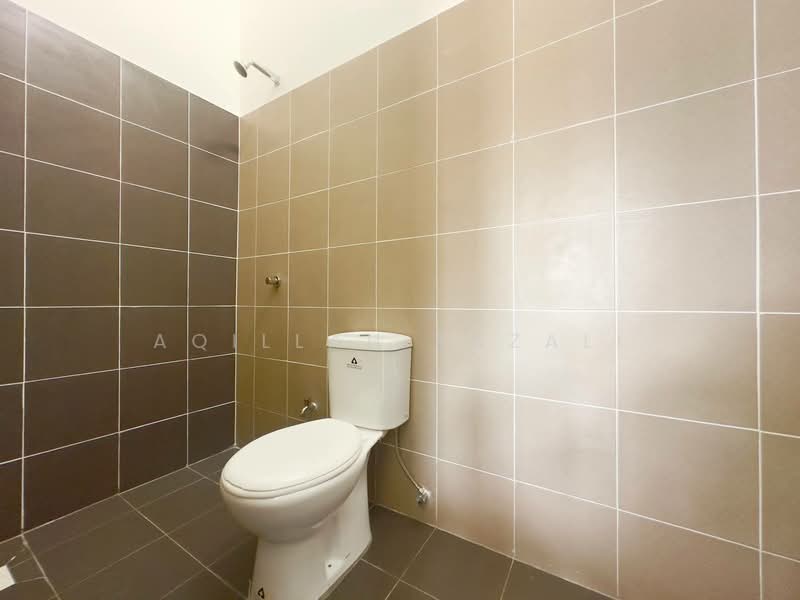 Rumah Teres 1 Tingkat untuk Dijual di Dengkil (Selangor) - Aqillah Razali - Bathroom - PropertyGuru.com.my