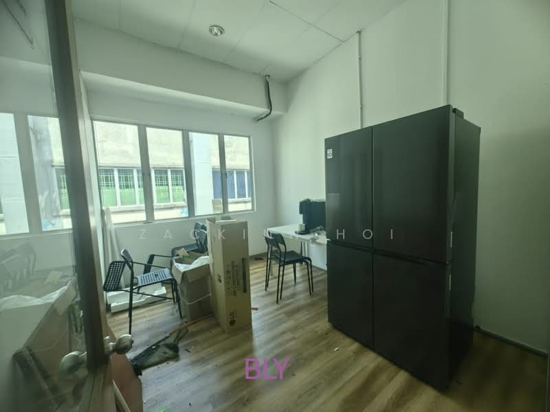 Shop for Rent in Bandar Bukit Tinggi (Klang) - Zackinn Hoi - Interior - PropertyGuru.com.my