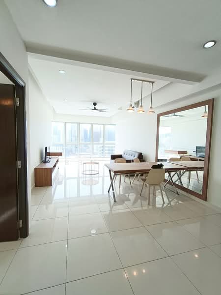 Servis Apartment untuk Disewa di Regalia Residence - Abby Chan - Living Room - PropertyGuru.com.my