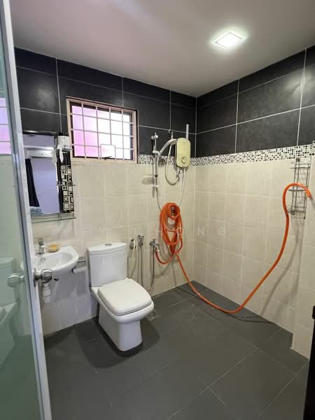 Kondominium untuk Disewa di Evergreen Park Acorn & Hazel - YY Chong - Bathroom - PropertyGuru.com.my