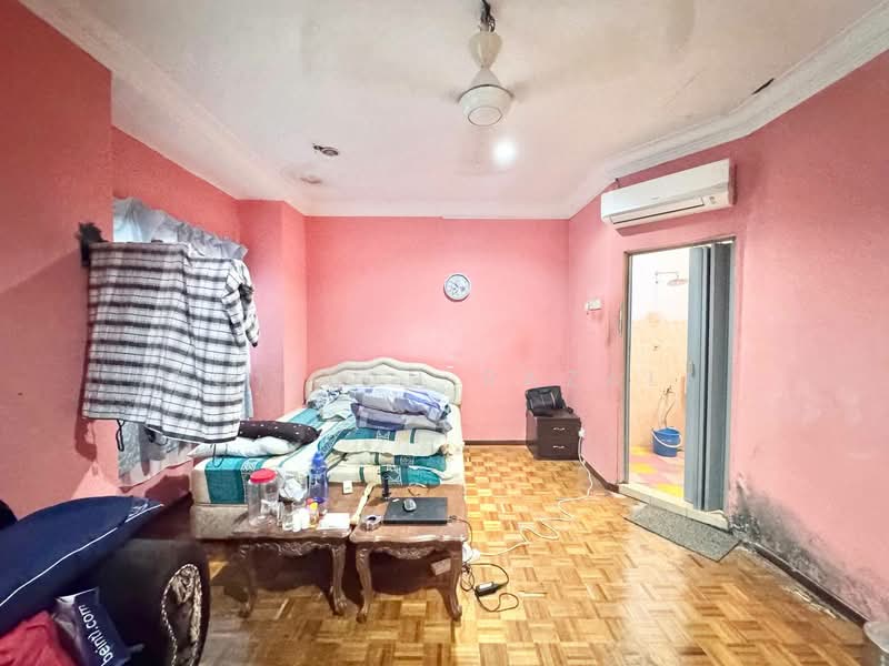 Rumah Teres 2 Tingkat untuk Dijual di Puchong (Selangor) - Aqillah Razali - PropertyGuru.com.my