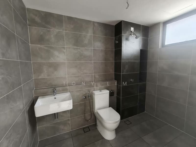 2-storey Terraced House for Rent in Leisure Farm (Gelang Patah) - Tony Lim - Bathroom - PropertyGuru.com.my