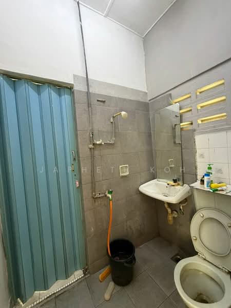 Rumah Teres 2 Tingkat untuk Dijual di Taman Desa Cemerlang (Ulu Tiram) - Japheth Koh - Bathroom - PropertyGuru.com.my