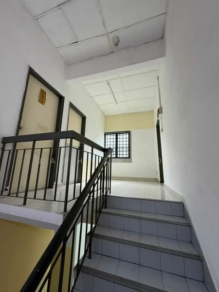 Rumah Teres 2 Tingkat untuk Dijual di Taman Desa Cemerlang (Ulu Tiram) - Japheth Koh - Corridor - PropertyGuru.com.my