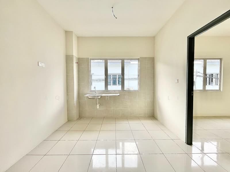 Townhouse for Sale in Dengkil (Selangor) - Aqillah Razali - Kitchen - PropertyGuru.com.my