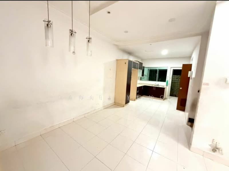 Rumah Teres 1.5 Tingkat untuk Dijual di Taman Gaya (Ulu Tiram) - Daniel Yong - Kitchen - PropertyGuru.com.my