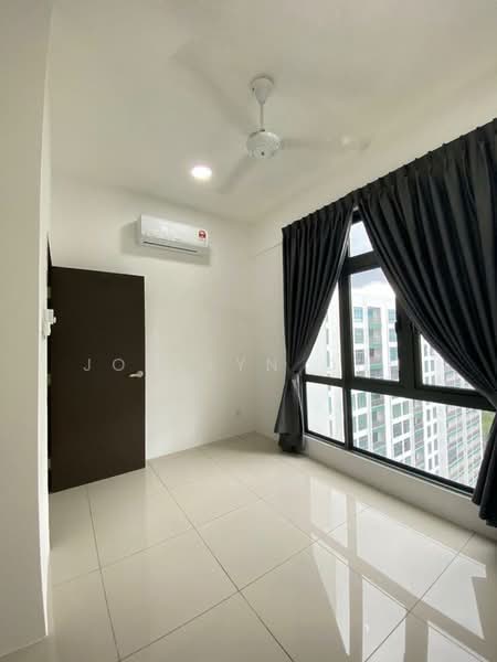 Service Residence for Sale at 8Scape Residence @ Sutera - Jocelyn Onn - Bedroom - PropertyGuru.com.my