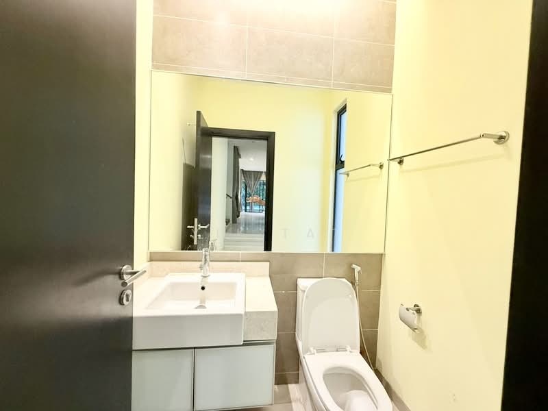 Semi-Detached House for Sale in Leisure Farm (Gelang Patah) - Yik Tat - PropertyGuru.com.my