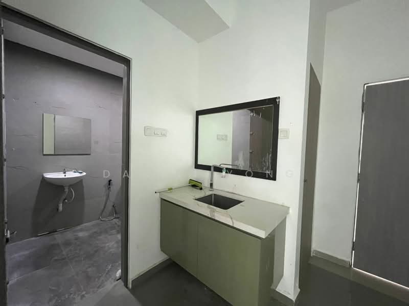 Shop for Rent in Setia Tropika (Johor Bahru) - Daniel Yong - Bathroom - PropertyGuru.com.my