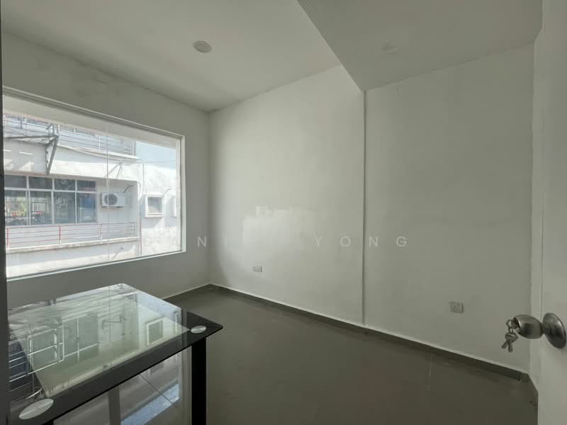 Shop for Rent in Setia Tropika (Johor Bahru) - Daniel Yong - Interior - PropertyGuru.com.my