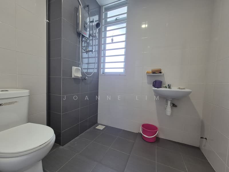 Pangsapuri untuk Disewa di Residensi Rumpun Bahagia (Residensi Melaka Tengah 1) - Joanne Lim - Bathroom - PropertyGuru.com.my