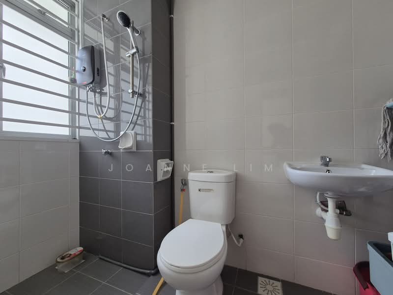 Pangsapuri untuk Disewa di Residensi Rumpun Bahagia (Residensi Melaka Tengah 1) - Joanne Lim - Bathroom - PropertyGuru.com.my