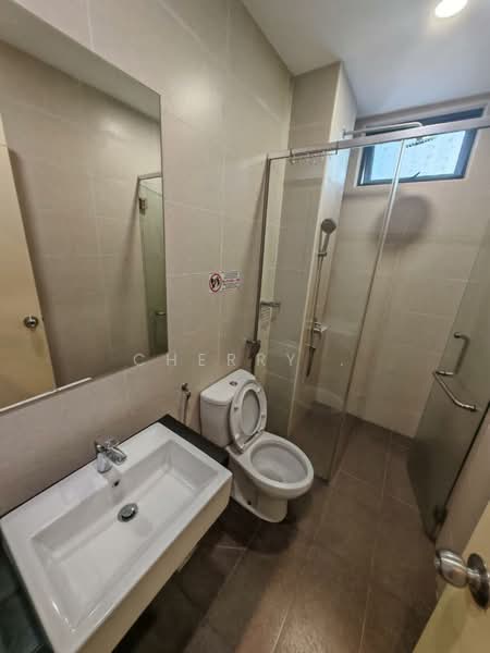 Servis Apartment untuk Disewa di Atlantis Residences (Pangsapuri Atlantis Kota Syahbandar) - Cherry . - Bathroom - PropertyGuru.com.my
