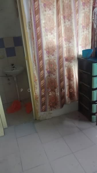 Flat for Sale at Pangsapuri Taman Tasik Sungai Chua - Poh Peng Chan - Bathroom - PropertyGuru.com.my