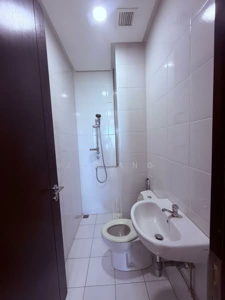 Kondominium untuk Dijual di Quayside Seafront Resort Condominiums - Jas Ang - PropertyGuru.com.my