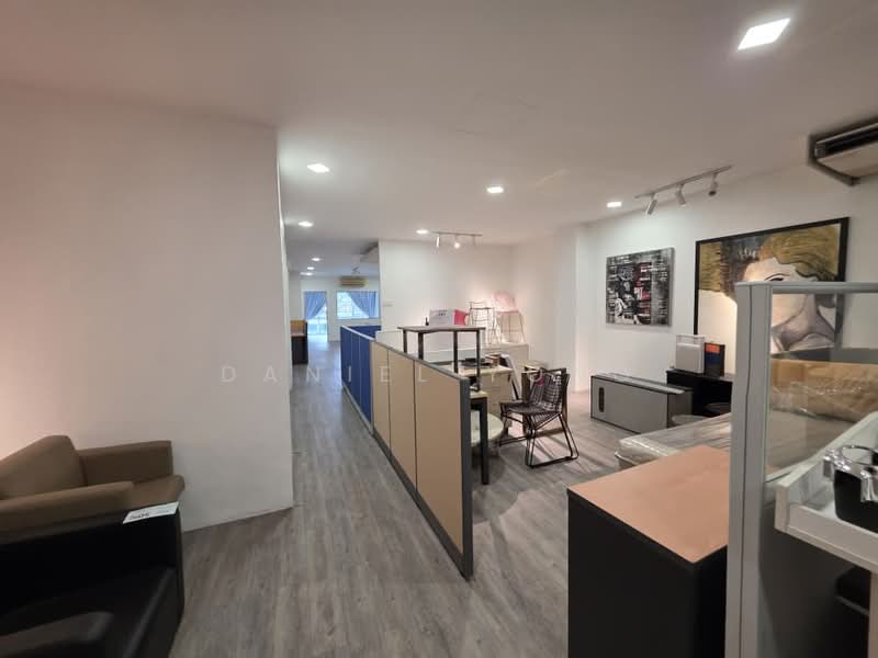 Shop for Rent in Taman Molek (Johor Bahru) - Daniel Yong - Interior - PropertyGuru.com.my