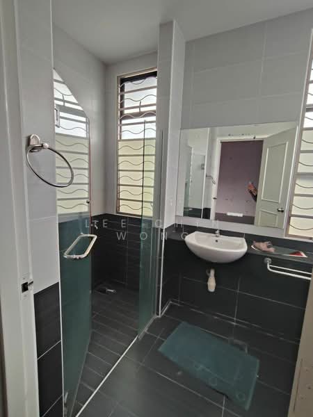 Cluster House for Sale in Taman Adda Heights (Tebrau) - Lee Chin Wong - Bathroom - PropertyGuru.com.my