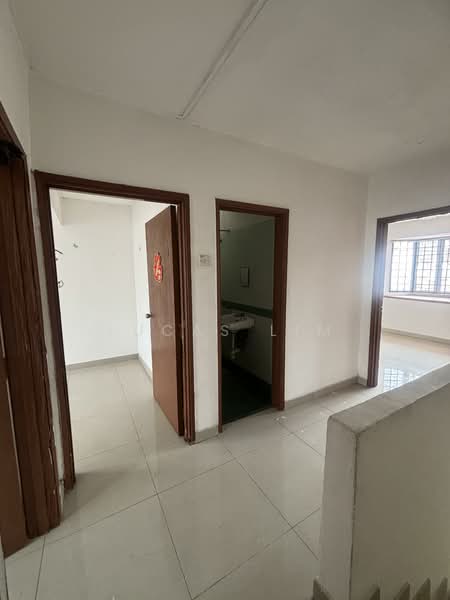 Rumah Teres 2 Tingkat untuk Dijual di Segambut (Kuala Lumpur) - Lucas Lim - Corridor - PropertyGuru.com.my