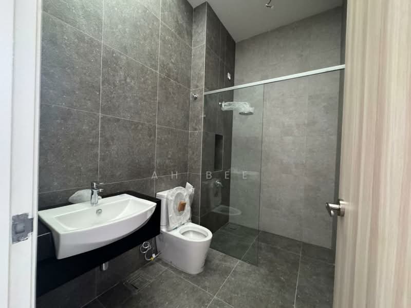 Rumah Berkembar untuk Dijual di Skudai (Johor) - Ah Bee - Bathroom - PropertyGuru.com.my