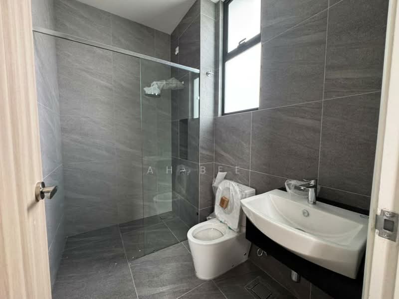 Rumah Berkembar untuk Dijual di Skudai (Johor) - Ah Bee - Bathroom - PropertyGuru.com.my