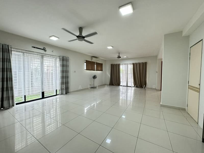 2-storey Terraced House for Sale in Denai Alam (Shah Alam) - Nur Alia Omar - Living Room - PropertyGuru.com.my