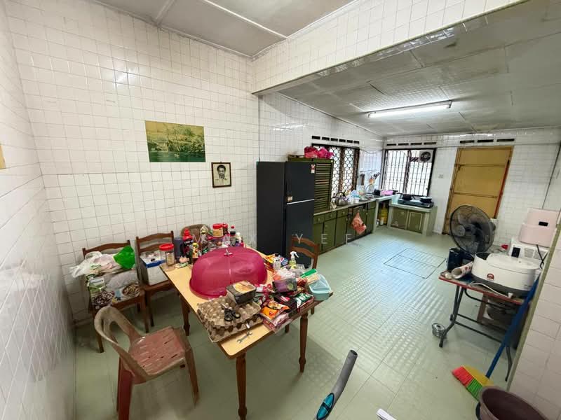 Rumah Teres 1 Tingkat untuk Dijual di Bandar Indahpura (Kulai) - Max Yee - Kitchen - PropertyGuru.com.my