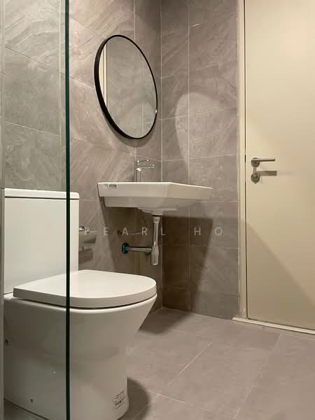 Servis Apartment untuk Disewa di Quinn Residence - Pearl Ho - Bathroom - PropertyGuru.com.my