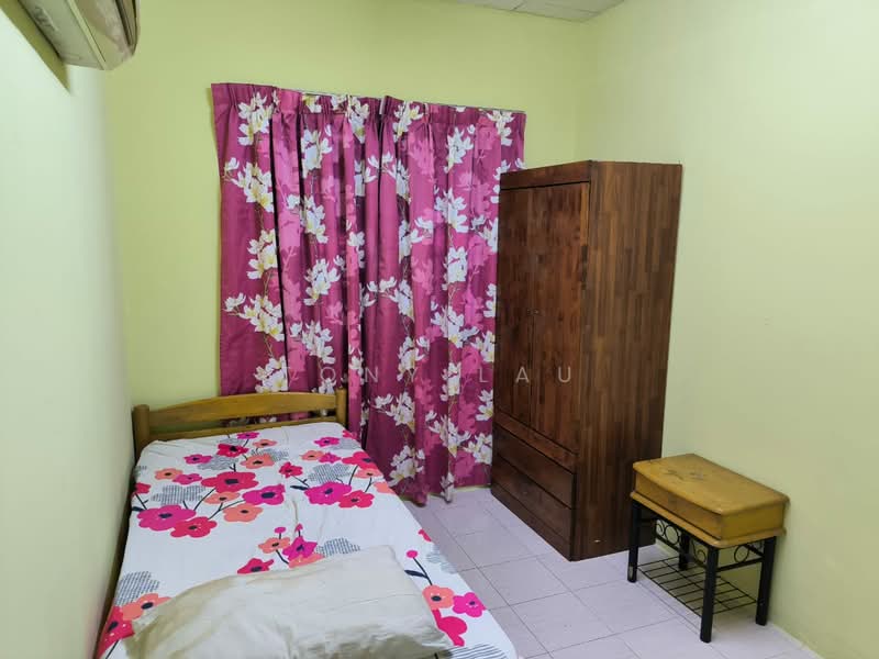Kondominium untuk Dijual di Idaman Putera - Tony Lau - Bedroom - PropertyGuru.com.my