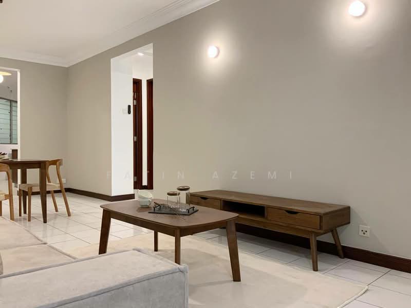 Kondominium untuk Dijual di Riana Green Condominium - Fatin Azemi - Living Room - PropertyGuru.com.my