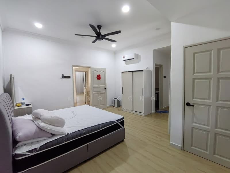 2-storey Terraced House for Sale in Taman Seri Selendang (Batu Berendam) - King Song - PropertyGuru.com.my