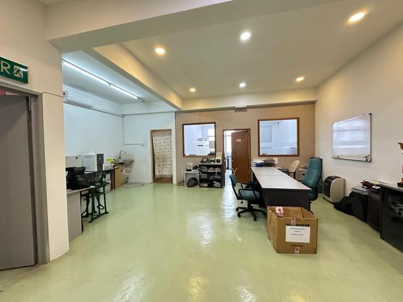 Shop for Sale in Taman Equine (Seri Kembangan) - Christy Chan - Interior - PropertyGuru.com.my