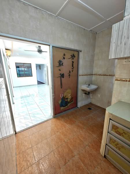 1-storey Terraced House for Sale in Taman Sri Skudai (Skudai) - Marcus Tey - Kitchen - PropertyGuru.com.my