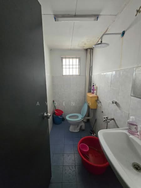 2.5-storey Terraced House for Sale in Saujana Damansara (Damansara Damai) - Ayden Go - Bathroom - PropertyGuru.com.my