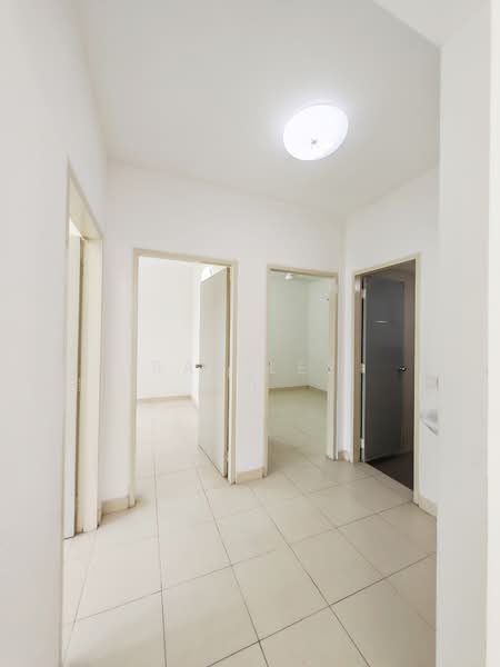 Pangsapuri untuk Dijual di Seri Kasturi Apartments - Ray Lee - Corridor - PropertyGuru.com.my