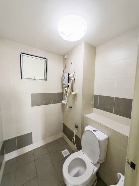 Pangsapuri untuk Dijual di Seri Kasturi Apartments - Ray Lee - Bathroom - PropertyGuru.com.my