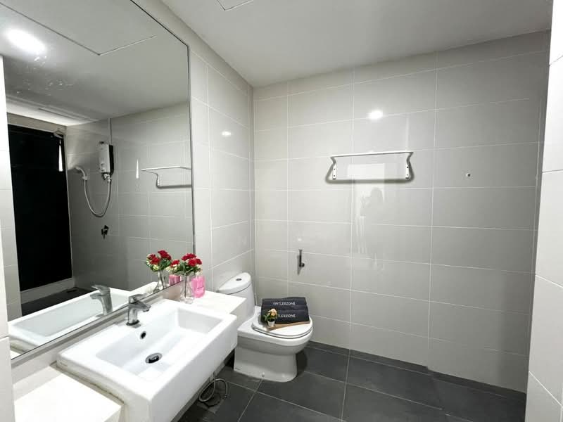 Servis Apartment untuk Dijual di Southkey Mosaic - Finn Aw - Bathroom - PropertyGuru.com.my
