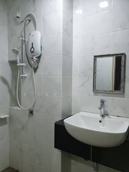 Servis Apartment untuk Disewa di Sky Breeze Service Apartment - Pierre Chin - Bathroom - PropertyGuru.com.my