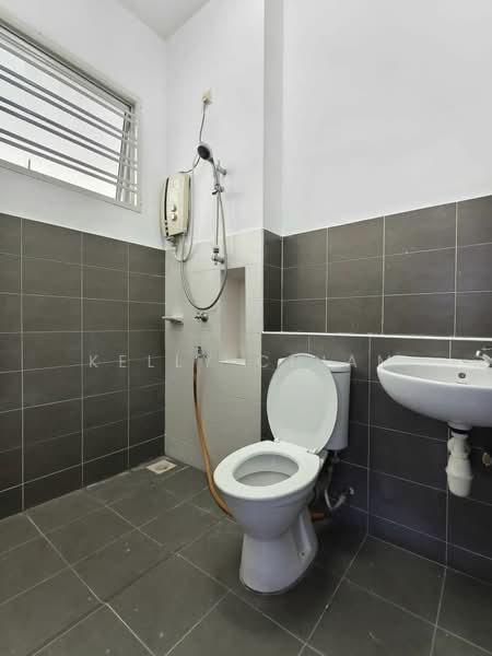 2-storey Terraced House for Rent in Setia Tropika (Johor Bahru) - Kelly Chiam - Bathroom - PropertyGuru.com.my