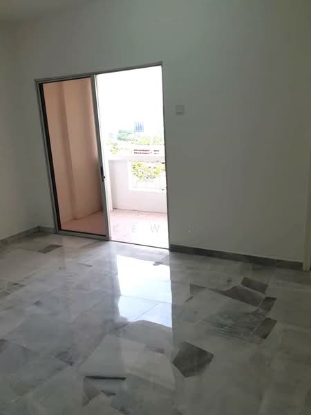 Condominium for Rent at Pelangi Indah Condominium - Kew . - Balcony - PropertyGuru.com.my