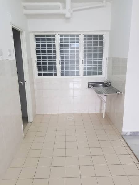Condominium for Rent at Pelangi Indah Condominium - Kew . - Kitchen - PropertyGuru.com.my