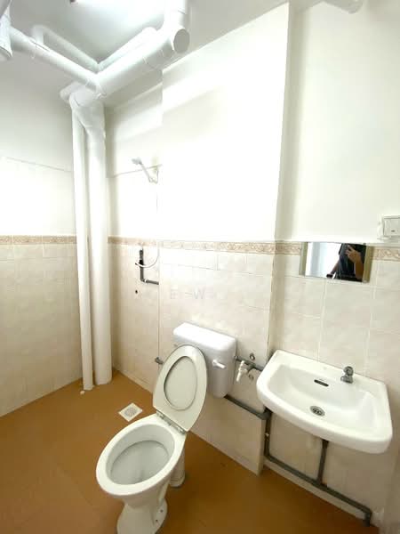 Condominium for Rent at Pelangi Indah Condominium - Kew . - PropertyGuru.com.my