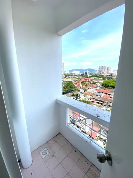 Condominium for Rent at Pelangi Indah Condominium - Kew . - PropertyGuru.com.my