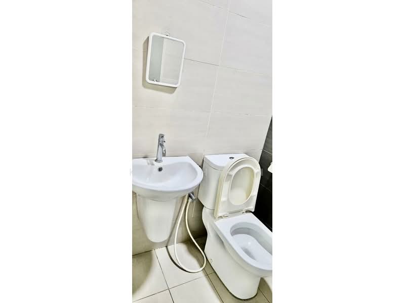 Servis Apartment untuk Disewa di Cybersquare - Kar Hooi - Bathroom - PropertyGuru.com.my