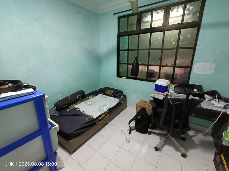 Rumah Teres 1.5 Tingkat untuk Dijual di Taman Rinting (Masai) - Siow Yan Er - Bedroom - PropertyGuru.com.my