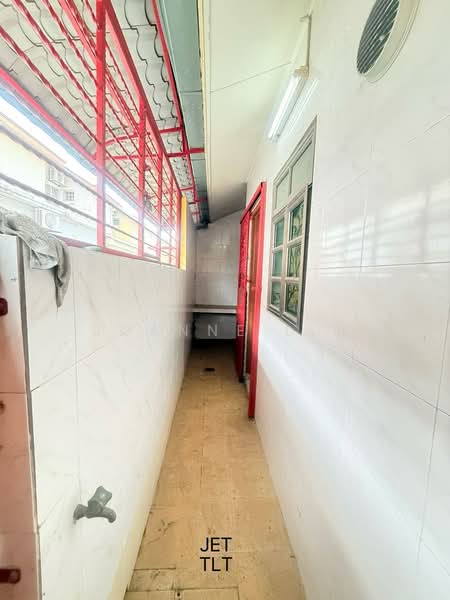 Rumah Teres 2 Tingkat untuk Dijual di Klang (Selangor) - Joanne Lim - Corridor - PropertyGuru.com.my