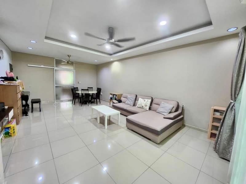 2-storey Terraced House for Sale in Bandar Sri Sendayan (Negeri Sembilan) - Chin Mei Ling - Living Room - PropertyGuru.com.my