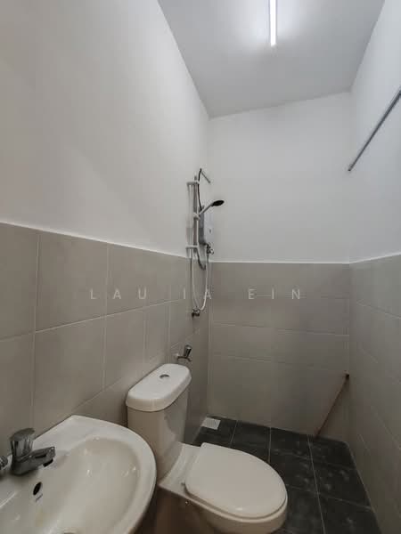 Terraced House for Rent in Taman Kundang Jaya (Rawang) - Lau Ia Ein - Bathroom - PropertyGuru.com.my