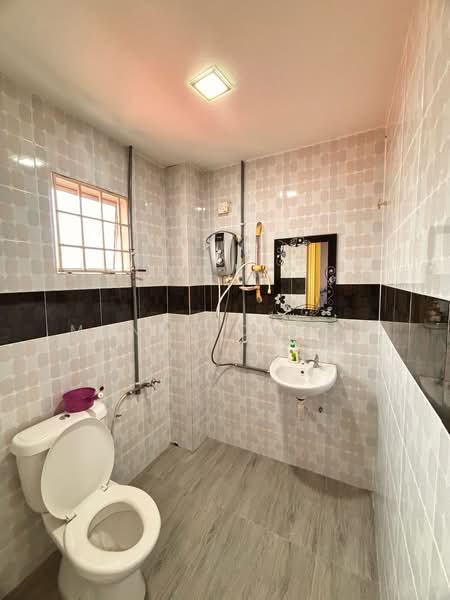 Terraced House for Sale in Bandar Country Homes (Rawang) - Mandy Cheow - Bathroom - PropertyGuru.com.my