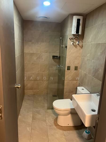 Servis Apartment untuk Disewa di Emporis - Jason Low - Bathroom - PropertyGuru.com.my