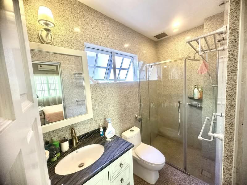 Semi-Detached House for Sale in Ukay Perdana (Ulu Kelang) - Syakila Mokhtar - Bathroom - PropertyGuru.com.my